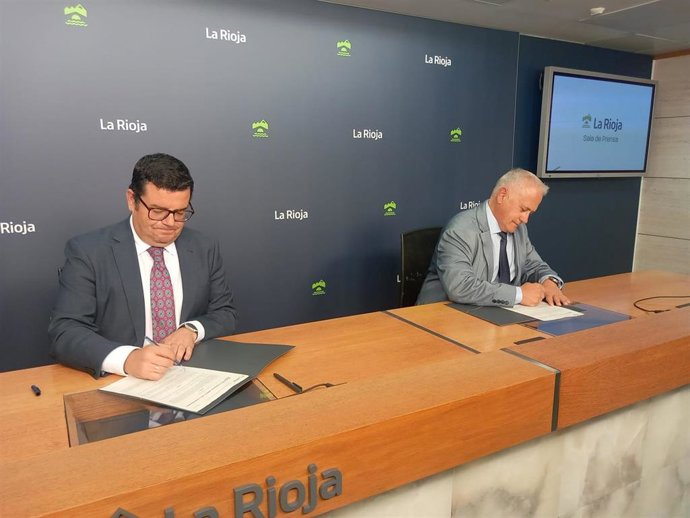 El Gobierno de La Rioja cederá 306 ordenadores y pantallas a municipios de menos de 2.000 habitantes gracias a un protocolo con la FRM