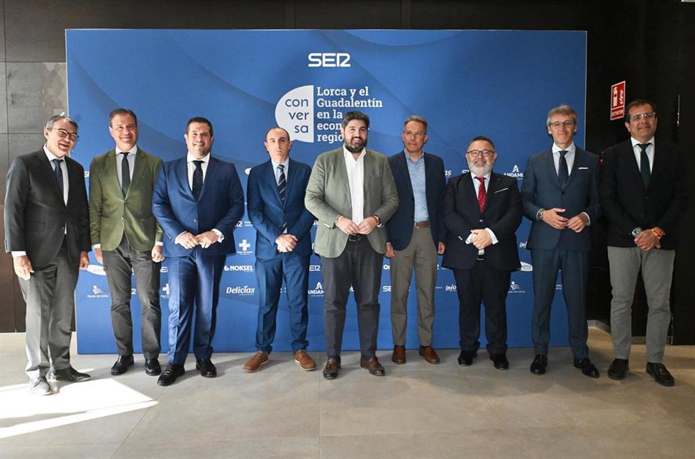 El presidente del Gobierno regional, Fernando López Miras, en el l Foro Conversa de la Cadena SER