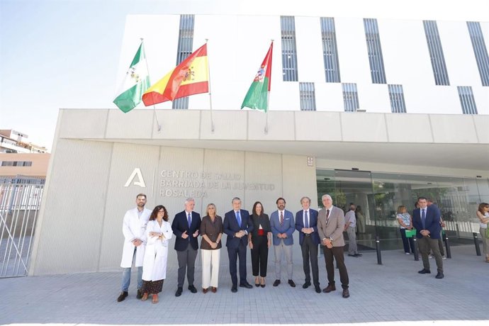 El consejero en funciones de Sanidad, Presidencia y Emergencias, Antonio Sanz, preside la inauguración del nuevo centro de salud de la barriada de la Juventud de Granada.