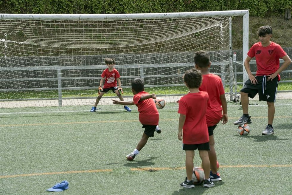 Archivo - Campus de fútbol.