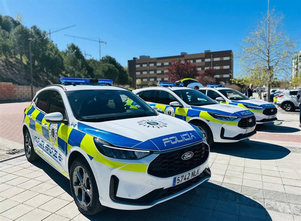 Archivo - Vehículos de la Policía Local de Arganda del Rey