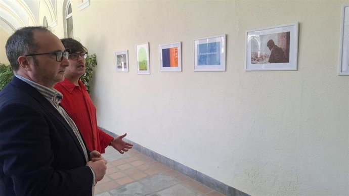 Visita a la muestra de Gonzalo J. Tejero