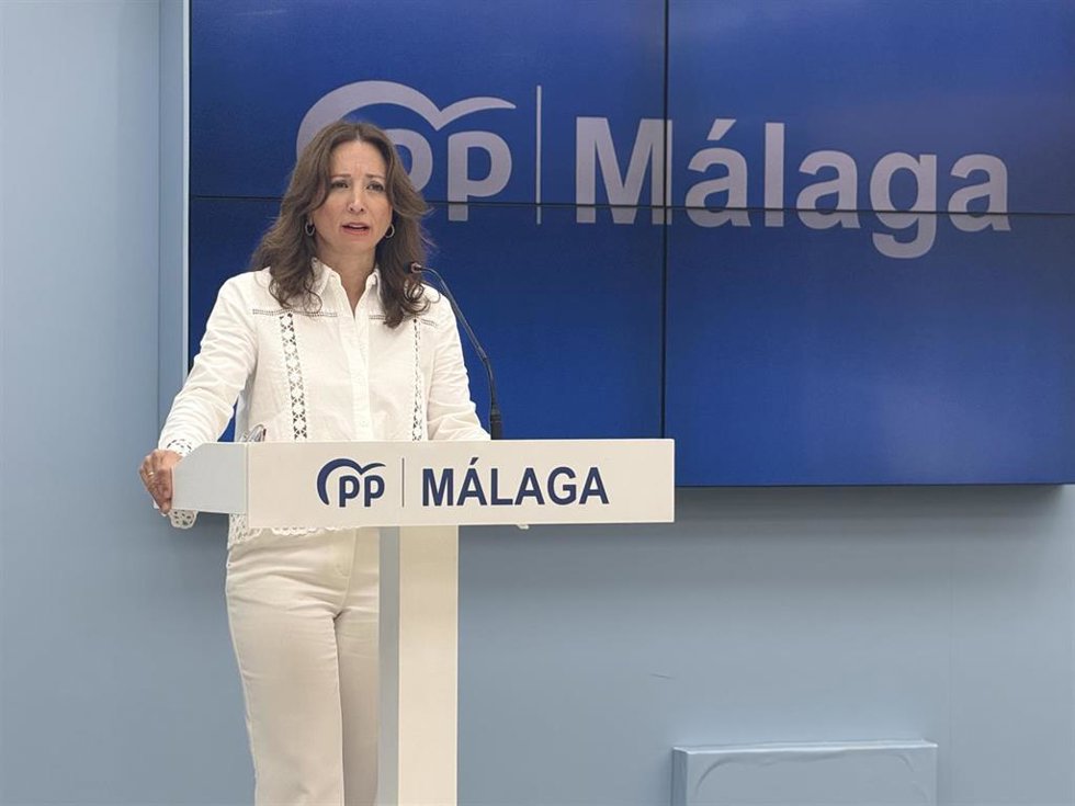 La presidenta del PP de Málaga, Patricia Navarro, en rueda de prensa.