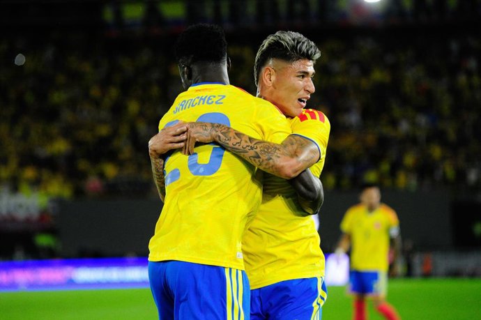 01 June 2026, Colombia, Bogota: Colombia's Jorge Carracal hughs Davinson Sanchez after scroing a goal Photo: Sebastian Barros/LongVisual via ZUMA Press Wire/dpa