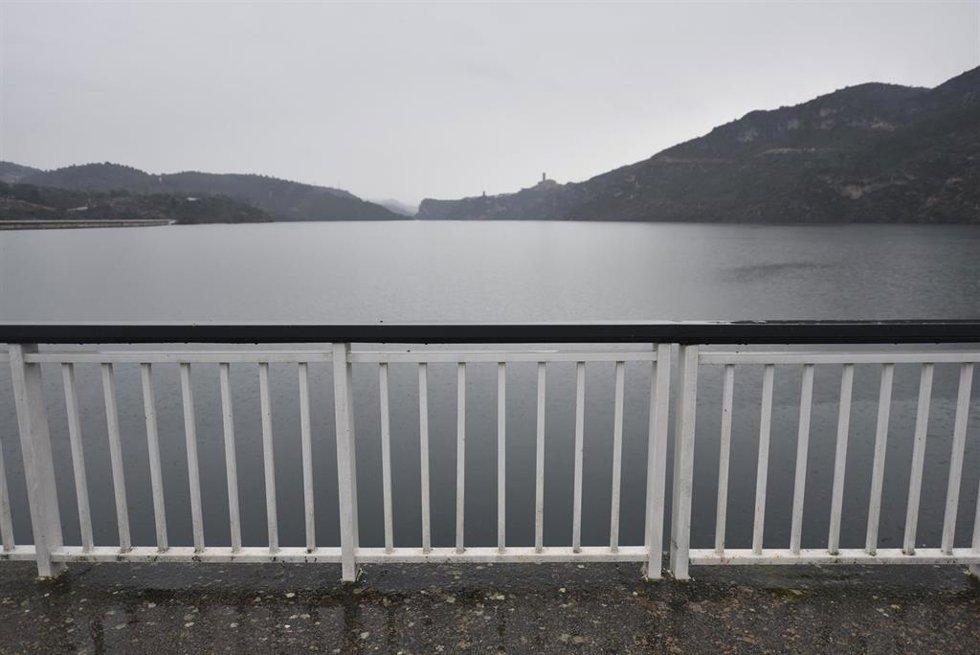 Archivo - Vista del embalse de El Grado, a 18 de marzo de 2025, en Huesca, Aragón (España). Los embalses de Huesca casi han alcanzado el 100% de su capacidad debido a las entradas de más de 700 m³/s.