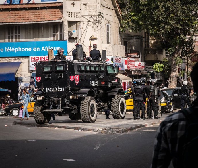 Archivo - Despliegue de policías en la capital de Senegal, Dakar (archivo)