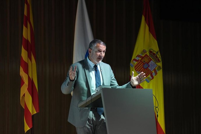 El conseller de Empresa y Treball de la generalitat de Catalunya, Miquel Sámper, durante la celebración del acto institucional de apertura del "XV Congreso de Prevención de Riesgos Laborales en Iberoamérica - Prevencia 2026", a 15 de junio de 2026, en Bar
