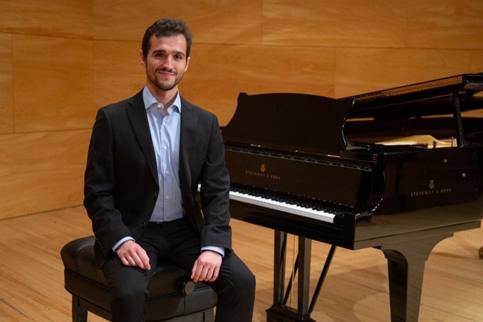 El barítono Alonso Gabarrús Nerín gana la Beca de Canto 'Pilar Lorengar-Ciudad de Zaragoza' 2026