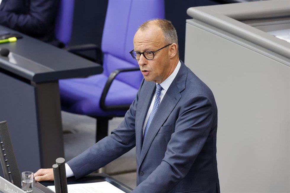 El canciller alemán, Friedrich Merz, interviene en el Parlamento germano.