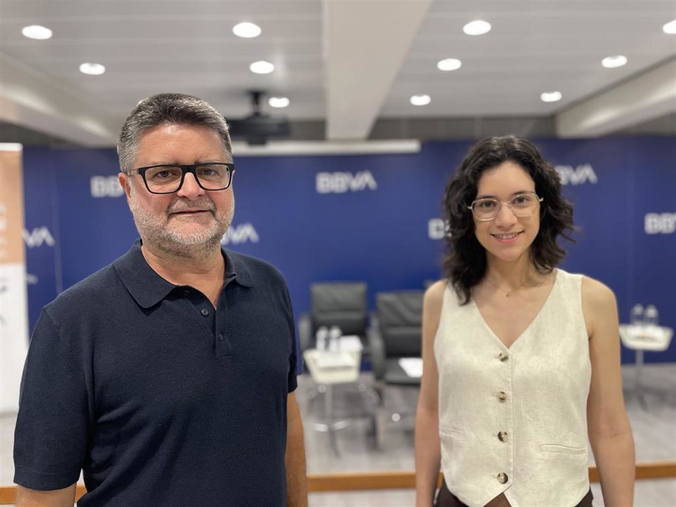 Jordi Marrón y Laura Pallarés, ganadores del Premi BBVA Sant Joan y el Sant Joan Joves Talents