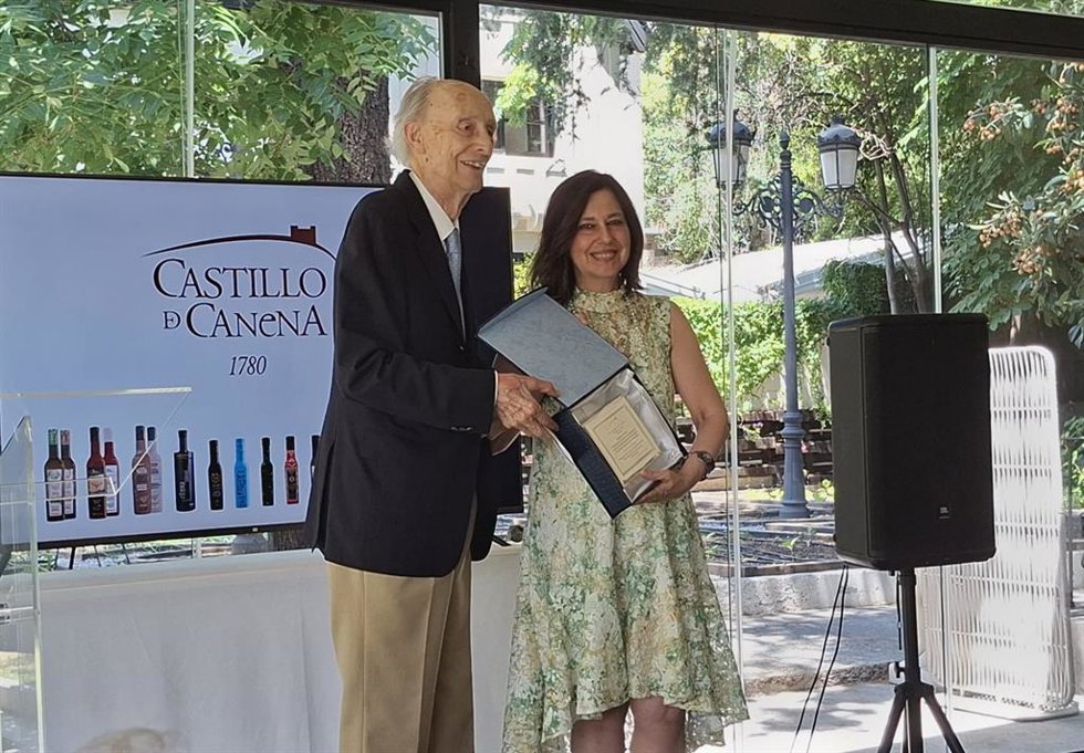La catedrática Magdalena Martínez recibe el premio