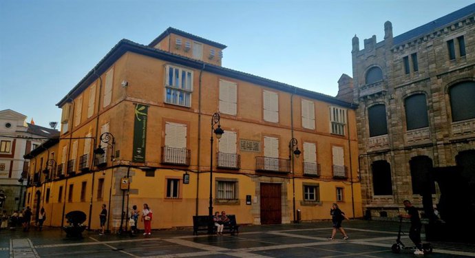 Archivo - La Fundación Sierra Pambley acogerá este miércoles la conferencia 'De la Antígona de Sófocles a las Antígonas de la guerra civil española a través de María Zambrano'.