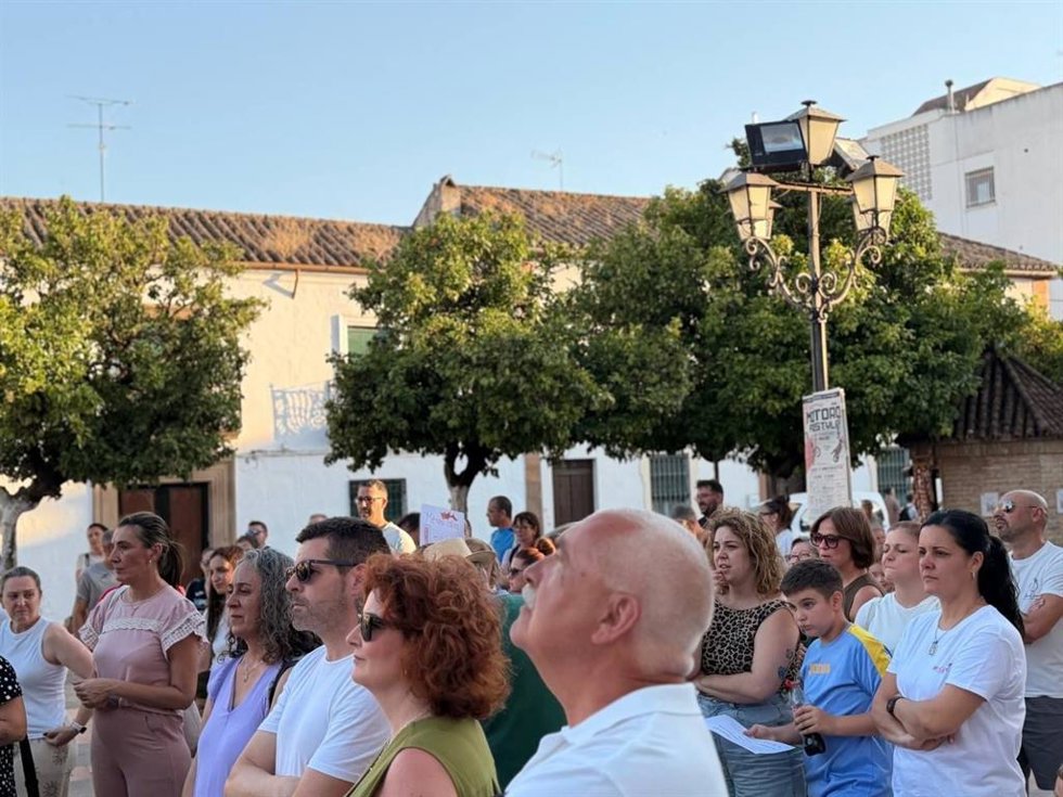 Participantes en la concentración celebrada en Villa del Río.
