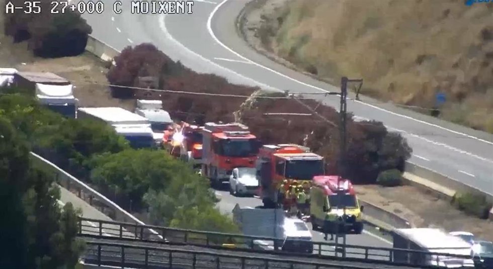 Muere un hombre en un accidente de furgoneta en la A-35 en Moixent