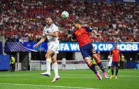 España se estrella en su estreno