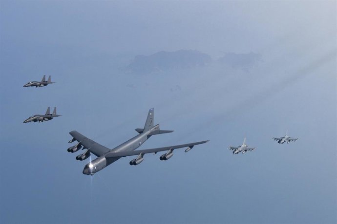 Archivo - Un B-52H Stratofortress estadounidense en Corea del Sur (archivo)
