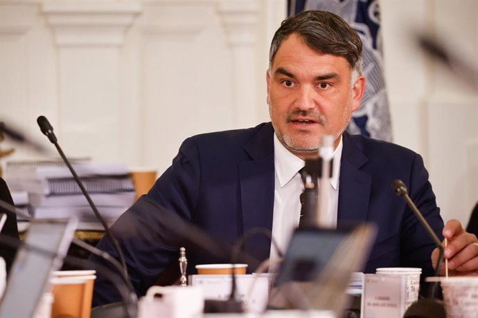 Chile.- Macaya: "La megarreforma supone posibilidades de éxito y de riesgo"