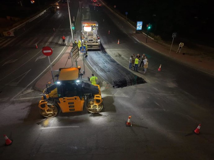 Obras de renovación integral del asfaltado de Ronda Sur en horario nocturno