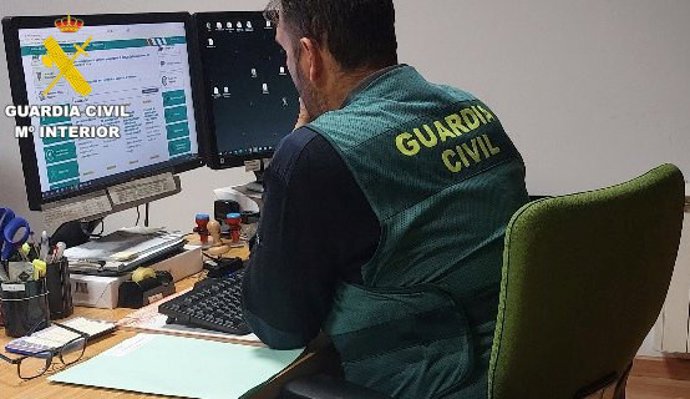 Archivo - Arquivo - Axente da Garda Civil.