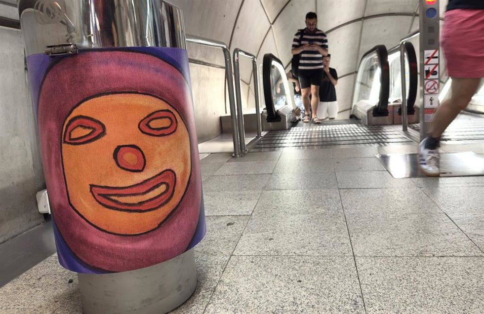 Obra realizada por dispacacitados expuesta en el metro de Bilbao