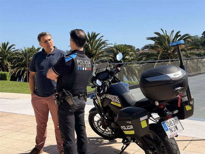 Astillero incorpora la primera moto al cuerpo de la Policía Local