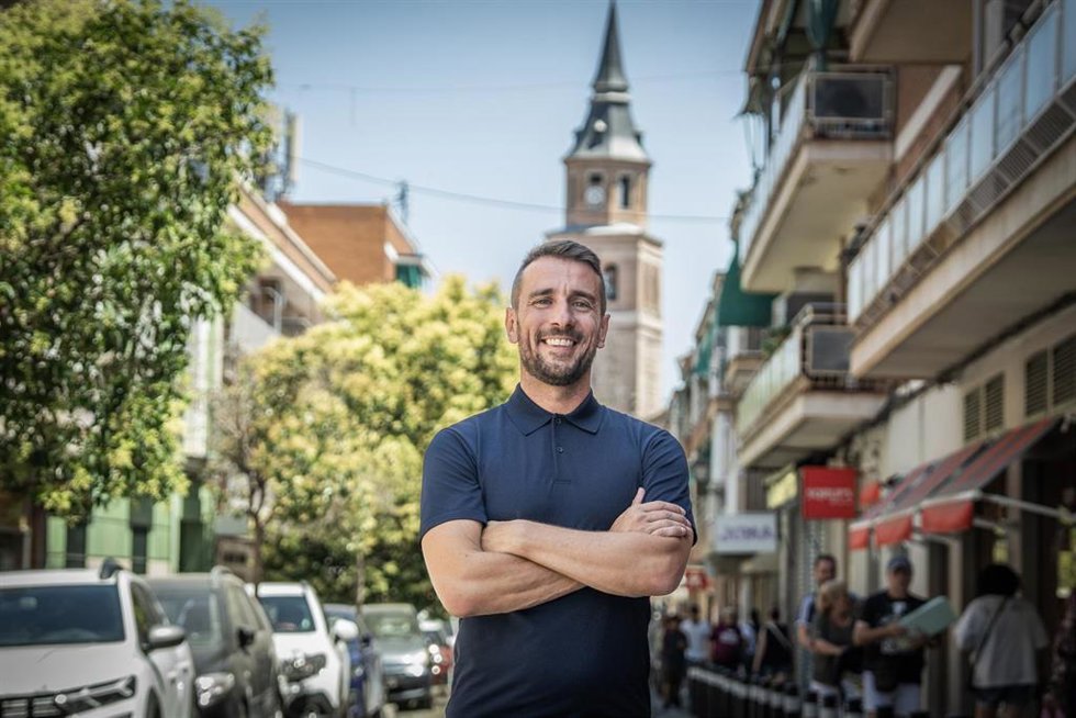 El vallecano Dani Ayuso se lanza a la primera línea de la política municipal de la mano de Rita Maestre. La líder de la oposición en Cibeles registrará esta semana su candidatura para concurrir al proceso interno de primarias de Más Madrid