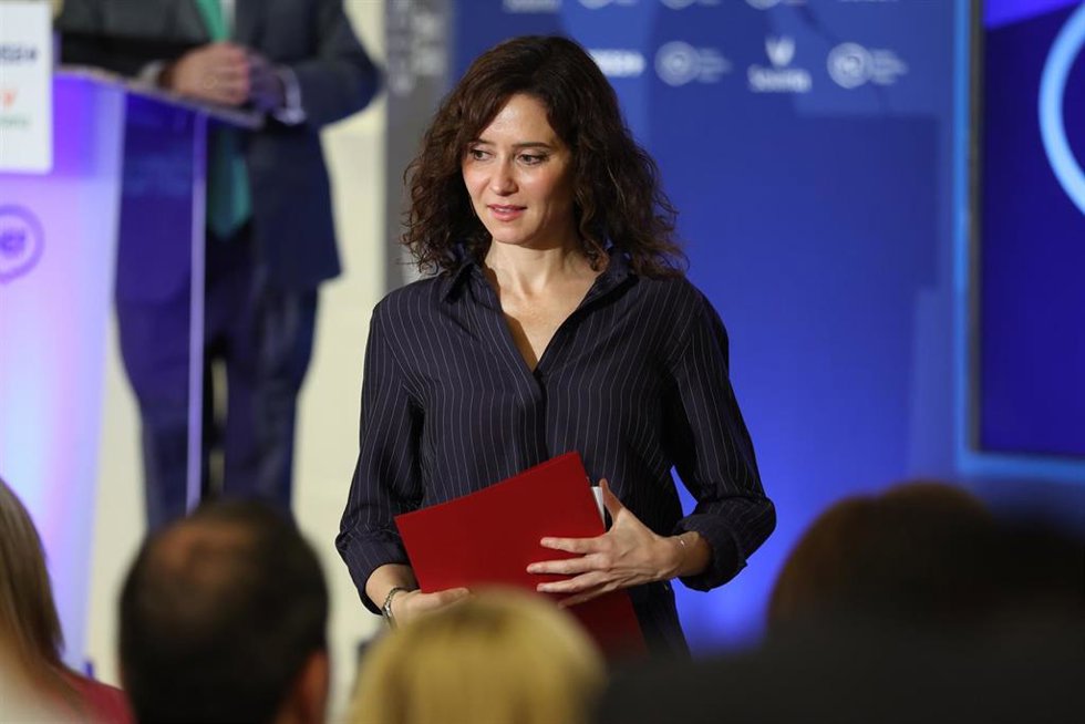 La presidenta de la Comunidad de Madrid, Isabel Díaz Ayuso, durante un desayuno informativo, en el hotel Four Seasons, a 15 de junio de 2026, en Madrid (España). En desayuno ha sido organizado por Nueva Economía Fórum.