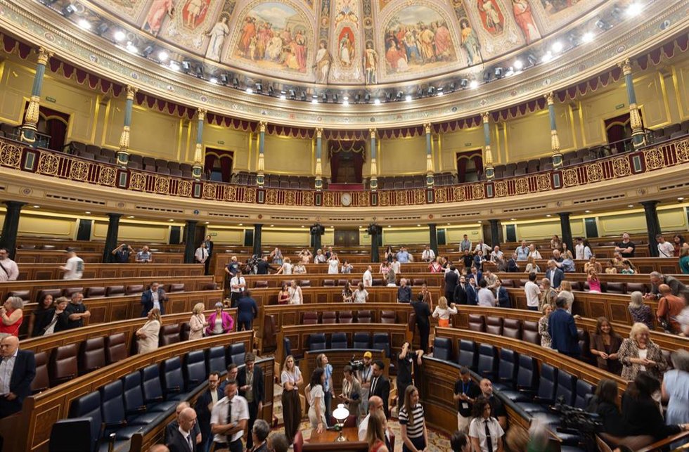 Visitantes durante la Jornada de Puertas Abiertas en el Congreso