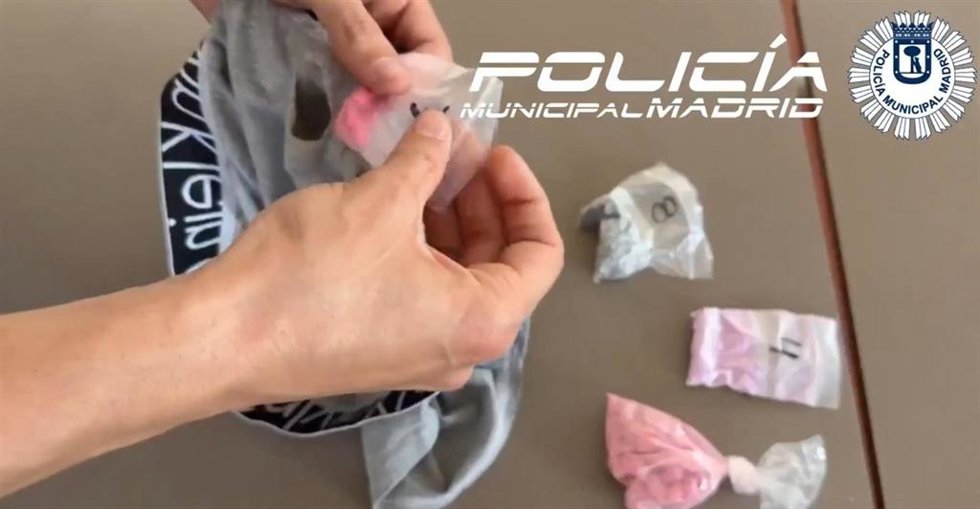 La Policía Municipal de Madrid detiene a un hombre que escondía droga en un bolsillo secreto de su calzoncillo