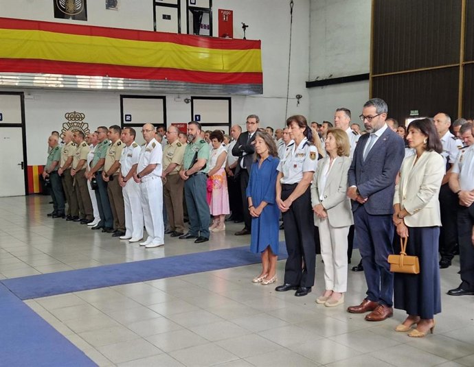 La delegado del Gobierno en Euskadi, Marisol Garmendia, rinde homenaje a los policías nacionales asesinados por el terrorismo en el Centro Policial de Basauri