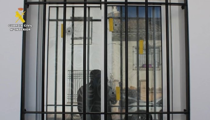 Guardia Civil detiene a los dos supuestos autores de disparos contra una vivienda de Cuevas Bajas a finales de mayo.