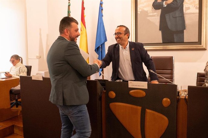 Archivo - El portavoz del PP en la Diputación de Cáceres, Sergio Rey, y el presidente de la Diputación Provincial, Miguel Ángel Morales, en una foto de archivo