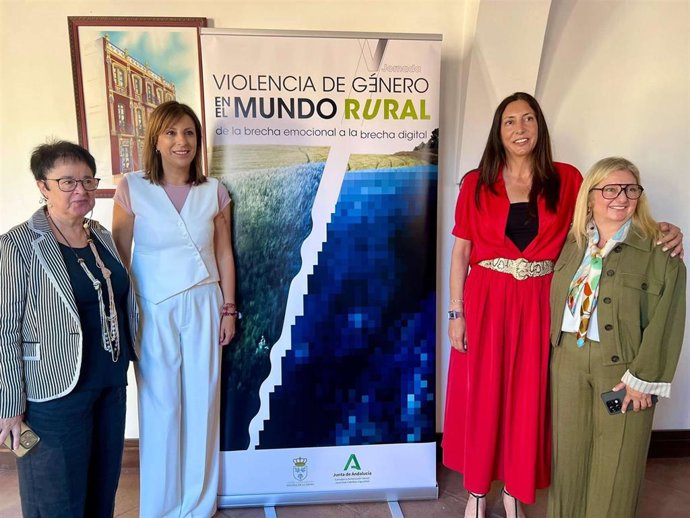 Loles López, María de la Paz Fernández, Teresa Vera yTrinidad Núñez en la jornada de Ronda.