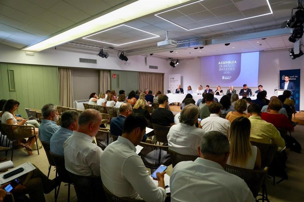 El Consell anuncia ayudas por valor de 2,6 millones de euros para municipios de la isla.