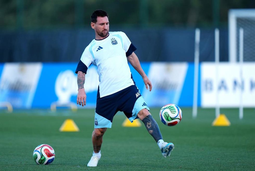 El internacional argentino Lionel Messi durante un entrenamiento con la selección antes del debut en el Mundial de 2026 contra Argelia.