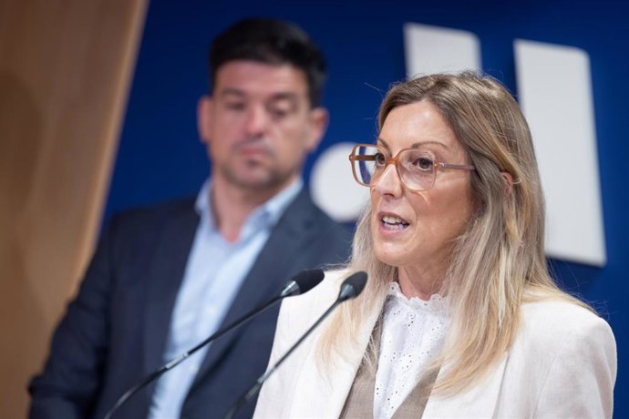 La diputada de Economía, Hacienda y Administración Electrónica, María del Carmen Martínez, en rueda de prensa.