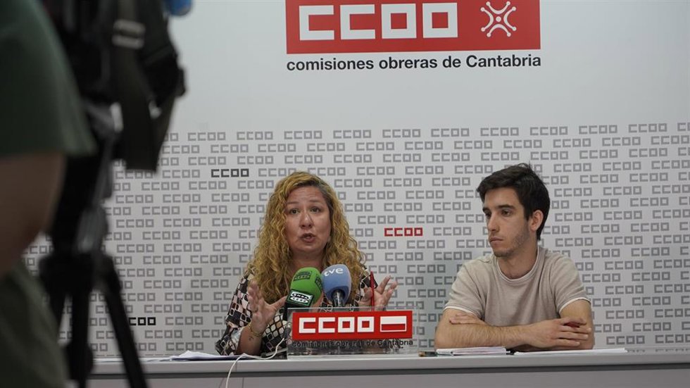 CCOO pide al consejero de Educación "un cambio de rumbo" para evitar "una situación muy difícil en septiembre"