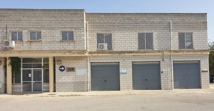 Una de las naves ofrecido por la Junta de manera gratuita para proyectos empresariales.