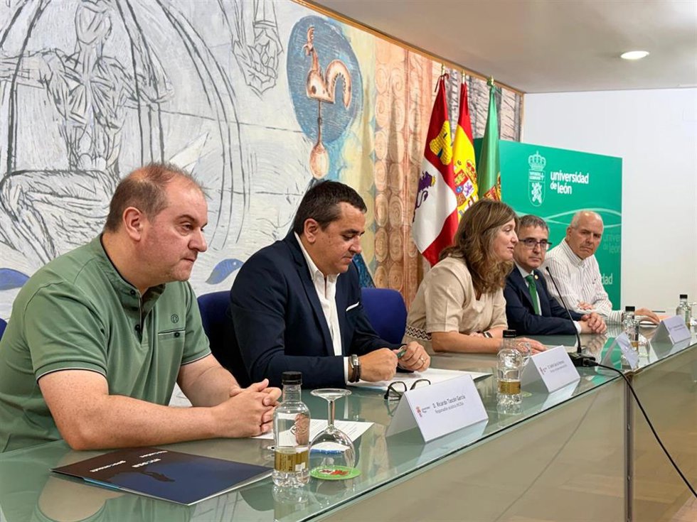 El Laboratorio de Acústica Aplicada de la ULE e Incosa desarrollarán los trabajos de evaluación del impacto acústico del ruido aeroportuario en el interior de viviendas en el entorno de aeropuertos de Baleares y Levante.