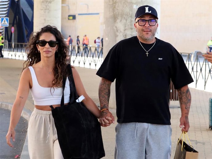 Lola García y Kiko Rivera a su llegada al aeropuerto de Sevilla    Leandro Wassaul / Europa Press FAMOSOS;AEROPUERTO;CAMPAÑA;PUBLICIDAD 16/6/2026