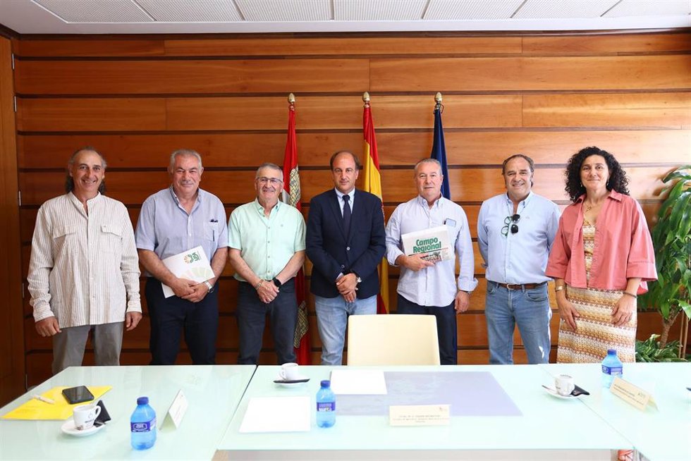 Pino en su primera reunión con los responsables de las OPAs