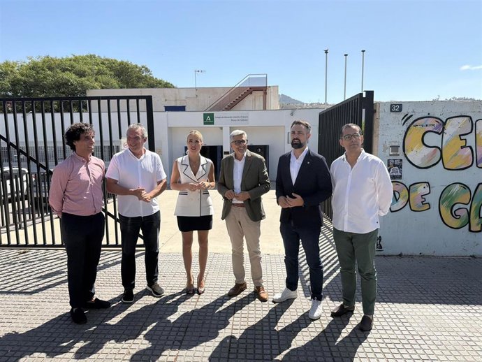El secretario general del PSOE de Málaga, Josele Aguilar; la secretaria de Educación del PSOE-A, Patricia Alba; el portavoz socialista en el Ayuntamiento de Málaga, Mariano Ruiz, y el secretario de Educación del PSOE de Málaga, Antonio Ruiz.