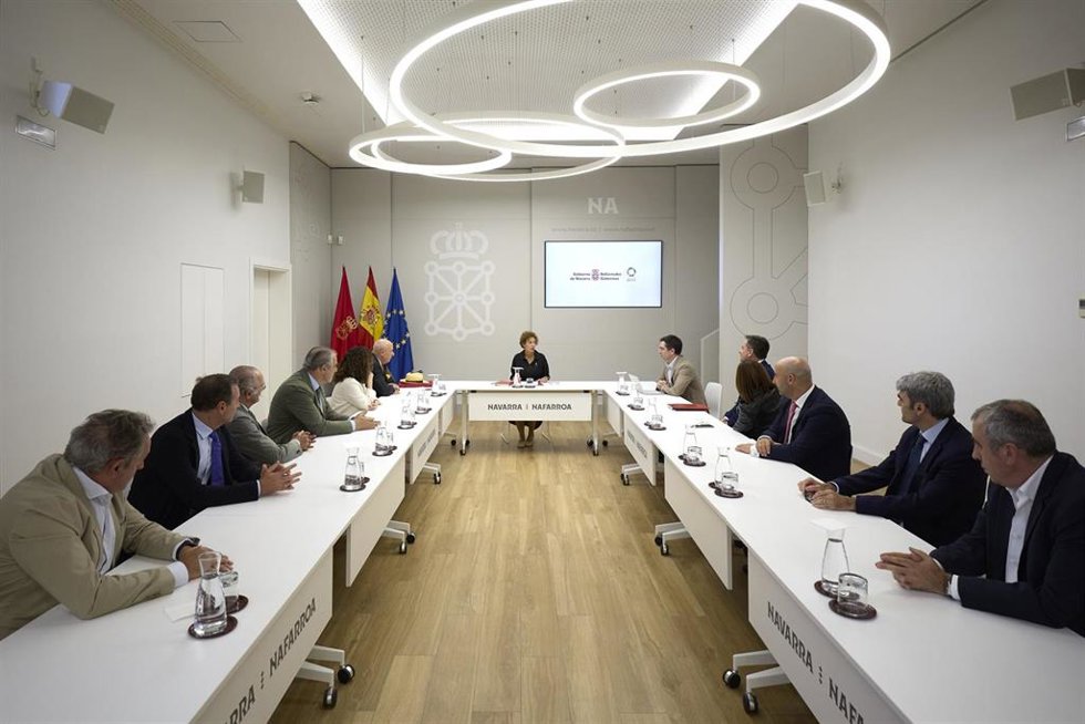 La presidenta Chivite, en su reunión con el comité ejecutivo de la Cámara de Comercio de Navarra.