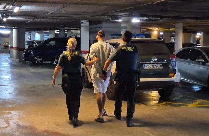 A prisión provisional un fugitivo internacional que robó una pulsera valorada en 5.000 en Santa Maria