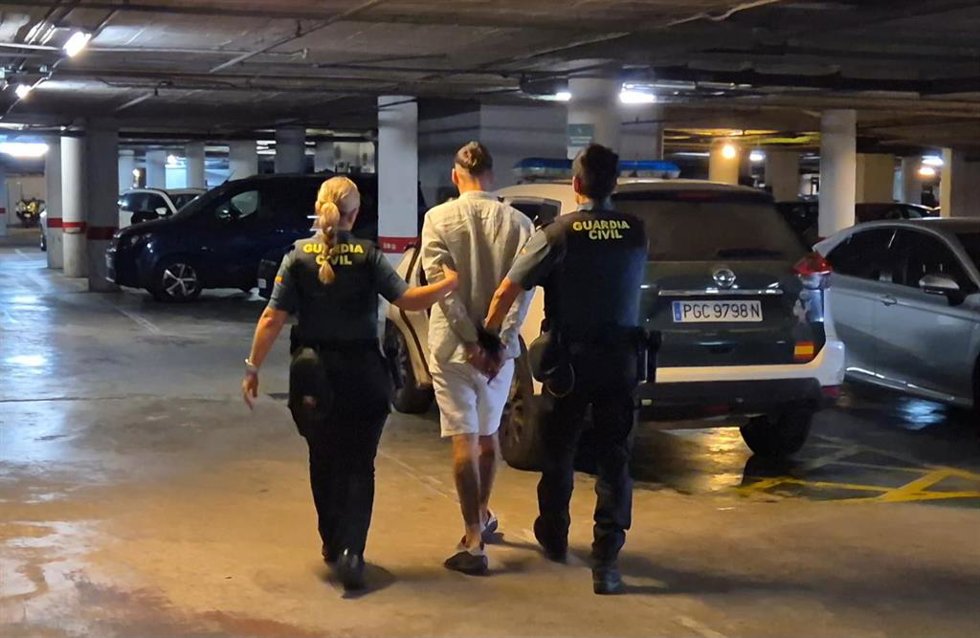 A prisión provisional un fugitivo internacional que robó una pulsera valorada en 5.000 en Santa Maria