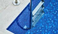 La Policía investiga un intento de ahogamiento a un niño por un varón en una piscina de Córdoba