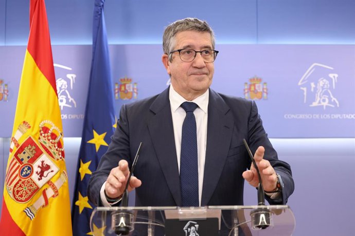 O porta-voz do PSOE, Patxi López, durante uma coletiva de imprensa no Congresso dos Deputados, em 19 de maio de 2026, em Madri (Espanha).