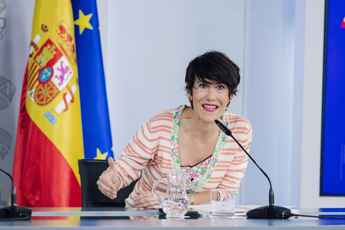 La ministra Portavoz, Elma Saiz, durante la rueda de prensa posterior al Consejo de Ministros, a 16 de junio de 2026, en Madrid (España).