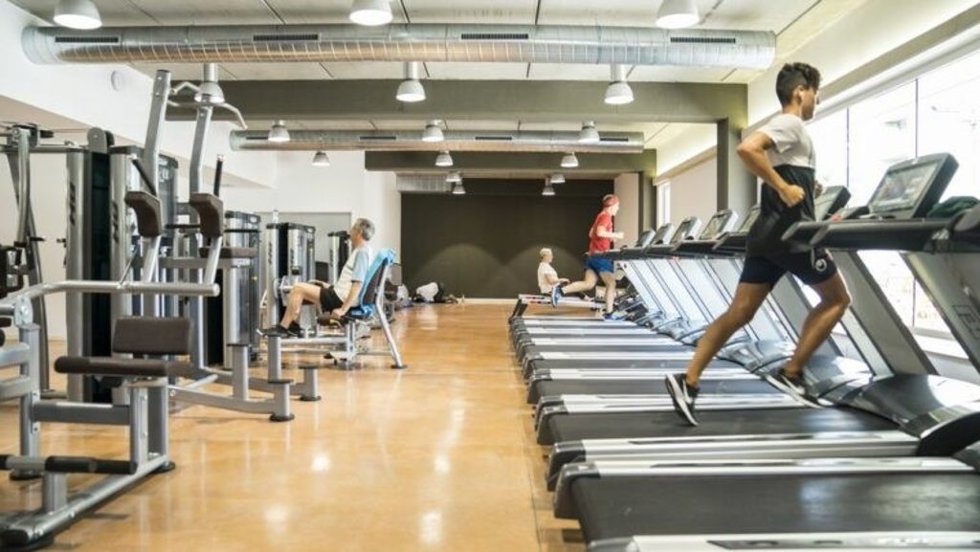Interior de un gimnasio