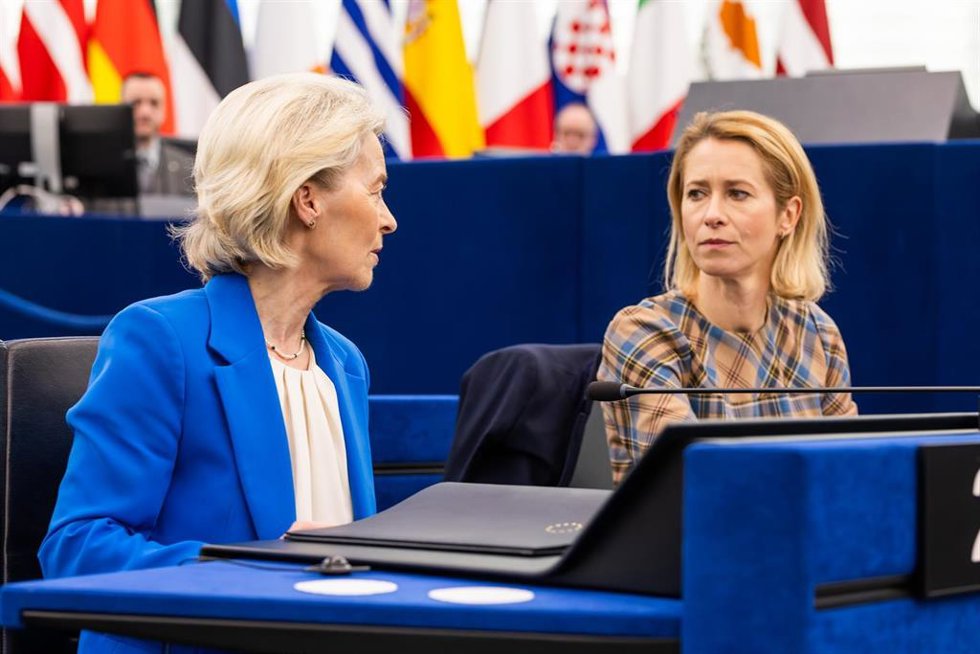 Archivo - La presidenta de la Comisión Europea, Ursula von der Leyen, con la Alta Representante de la Unión Europea para Política Exterior, Kaja Kallas, durante un pleno del Parlamento Europeo en Estrasburgo (Francia).